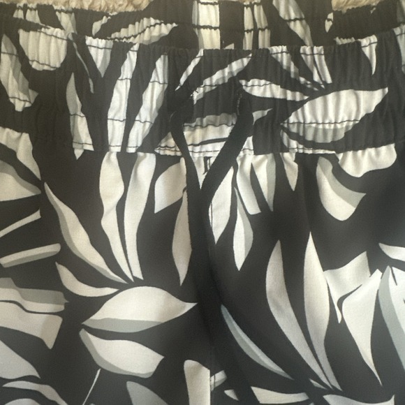 Women's Columbia Bogata Bay Beach Stretch Printed Shorts Pockets Size Medium - Picture 2 of 5